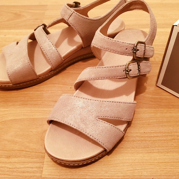 Dansko Shoes - Danska Angela Nuback Sandal Metallic Sands 7